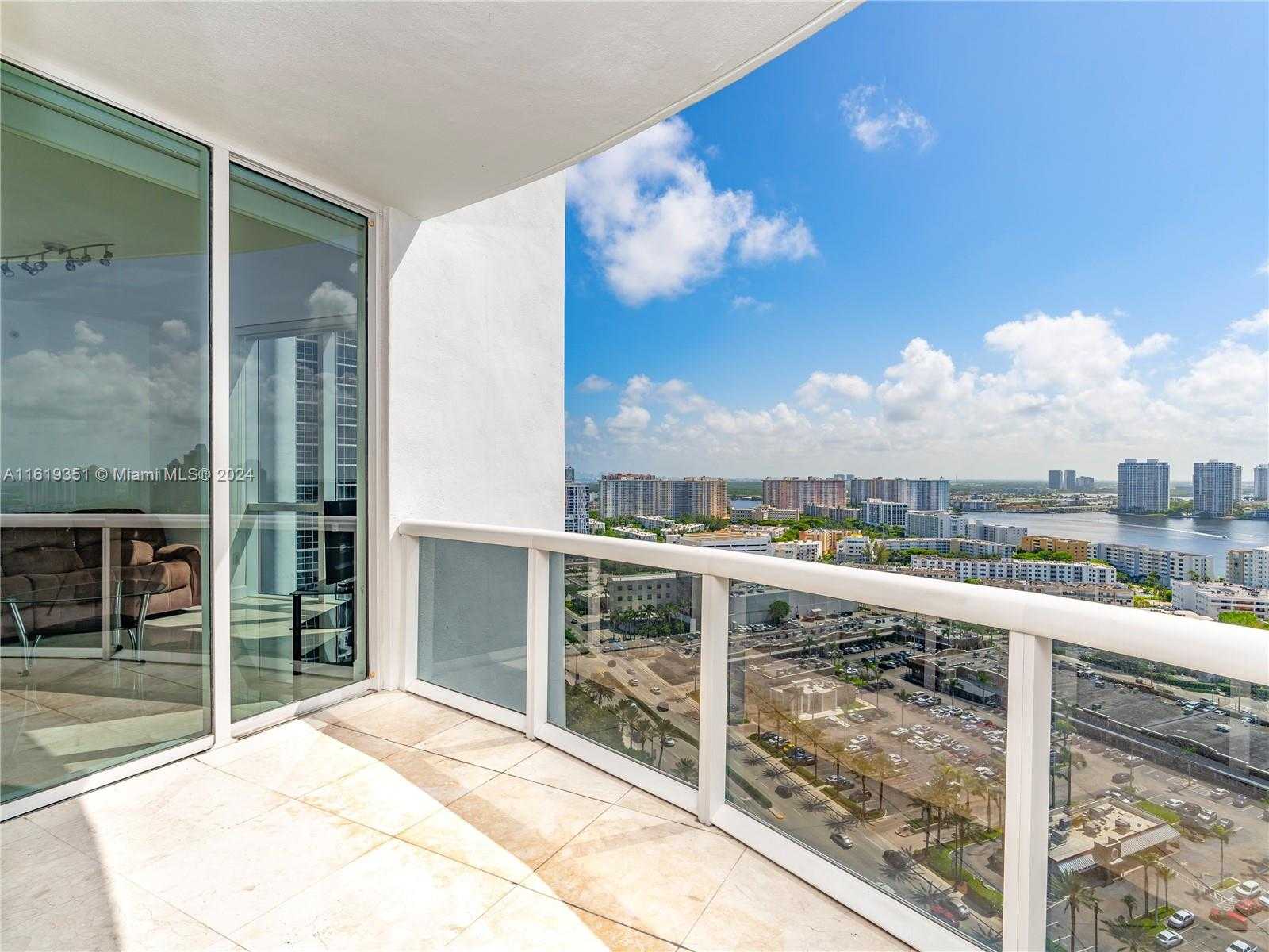 photo 3: 18201 Collins Ave Unit 3301A, Sunny Isles Beach FL 33160