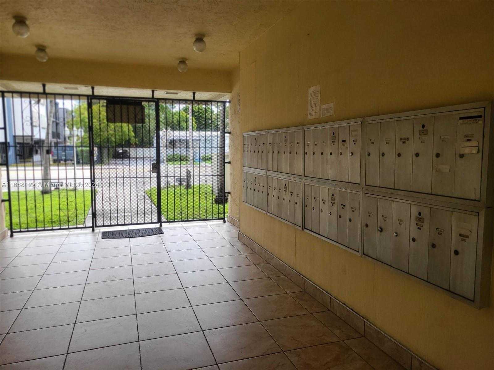 photo 2: 3800 Palm Ave Unit 209, Hialeah FL 33012