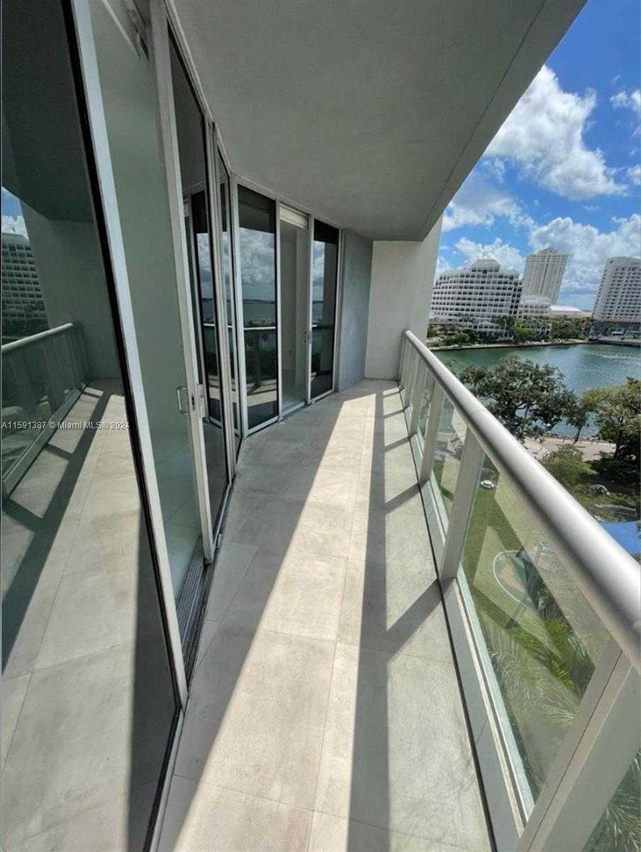 photo 2: 495 Brickell Ave Unit 807, Miami FL 33131