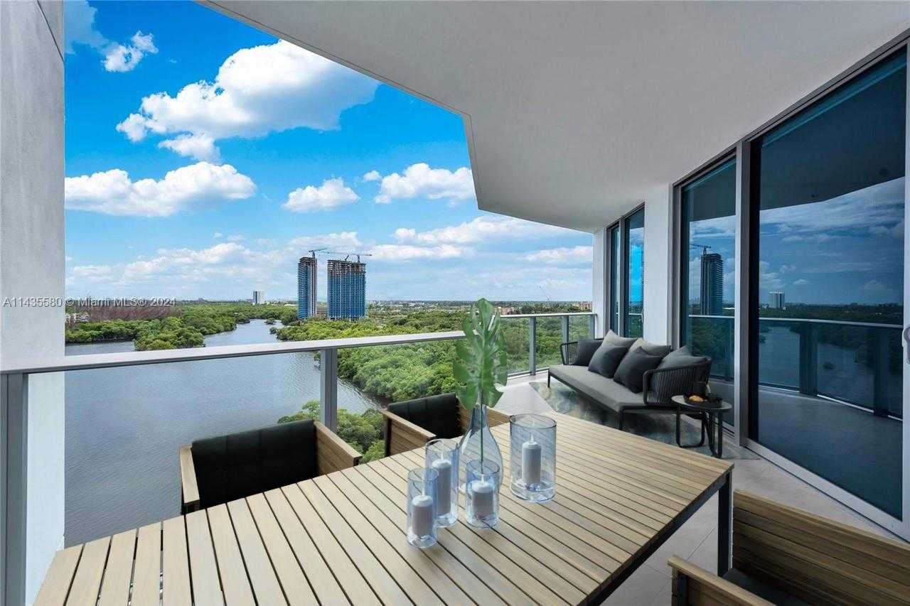 photo 2: 17111 BISCAYNE BLVD Unit 1204, Miami FL 33160