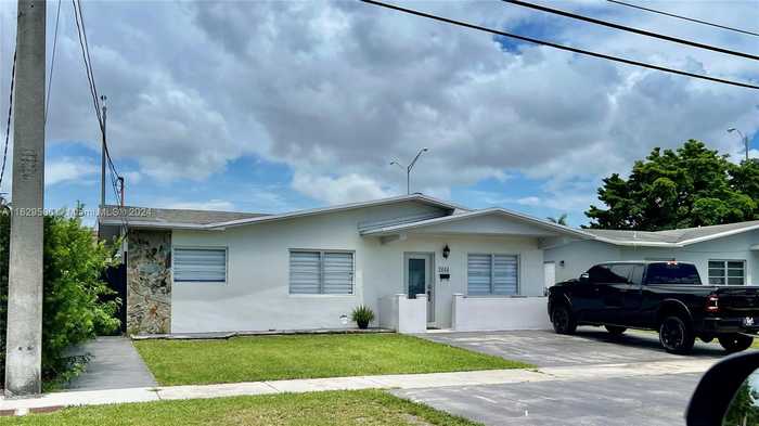 photo 1: 2660 SW 76th Ave, Miami FL 33155