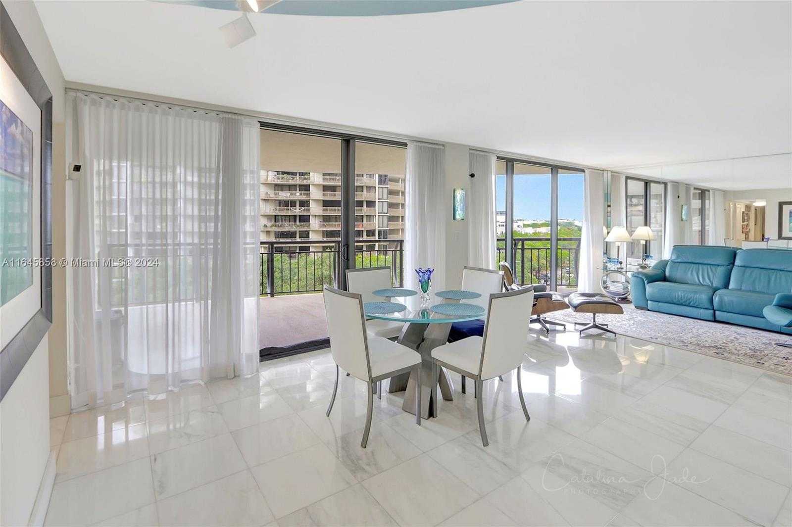 photo 3: 2843 S Bayshore Dr Unit 8B, Coconut Grove FL 33133