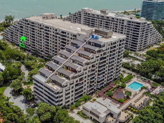 photo 1: 251 Crandon Blvd Unit 237, Key Biscayne FL 33149