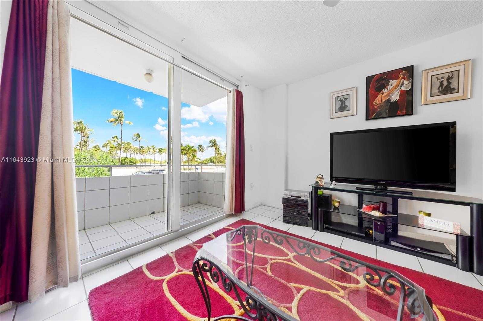 photo 2: 465 Ocean Dr Unit 224, Miami Beach FL 33139