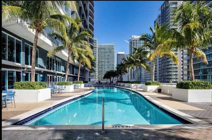 photo 18: 60 SW 13th St Unit 3212, Miami FL 33130