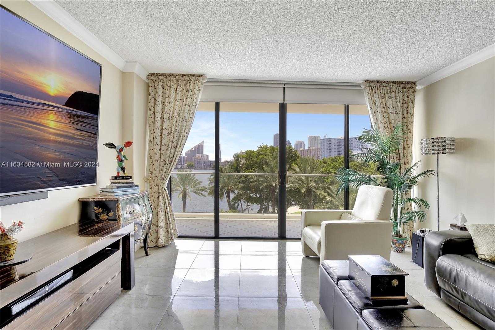 photo 2: 2800 Island Blvd Unit 402, Aventura FL 33160