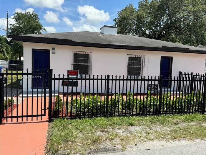 photo 2: 170 NW 64th St, Miami FL 33150