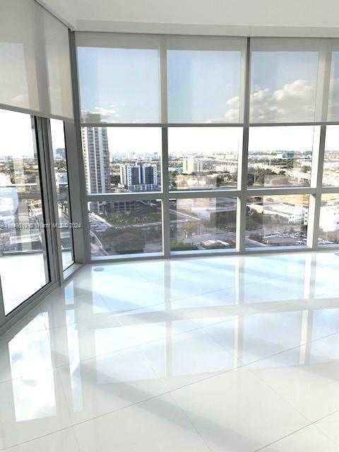 photo 1: 851 NE 1st Ave Unit 2110, Miami FL 33132