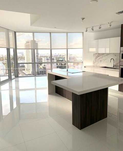 photo 2: 851 NE 1st Ave Unit 2110, Miami FL 33132