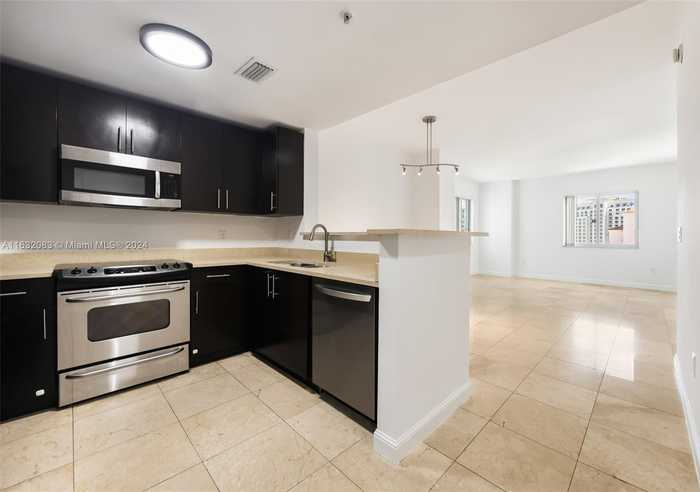 photo 1: 10 Aragon Ave Unit 1014, Coral Gables FL 33134