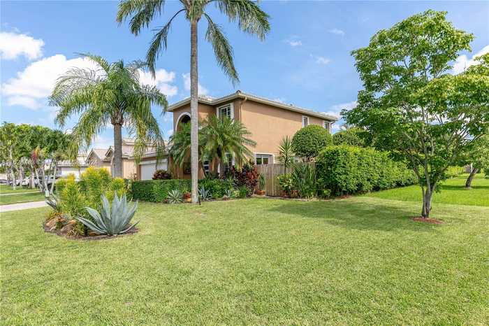 photo 2: 15458 SW 138th Ter, Miami FL 33196