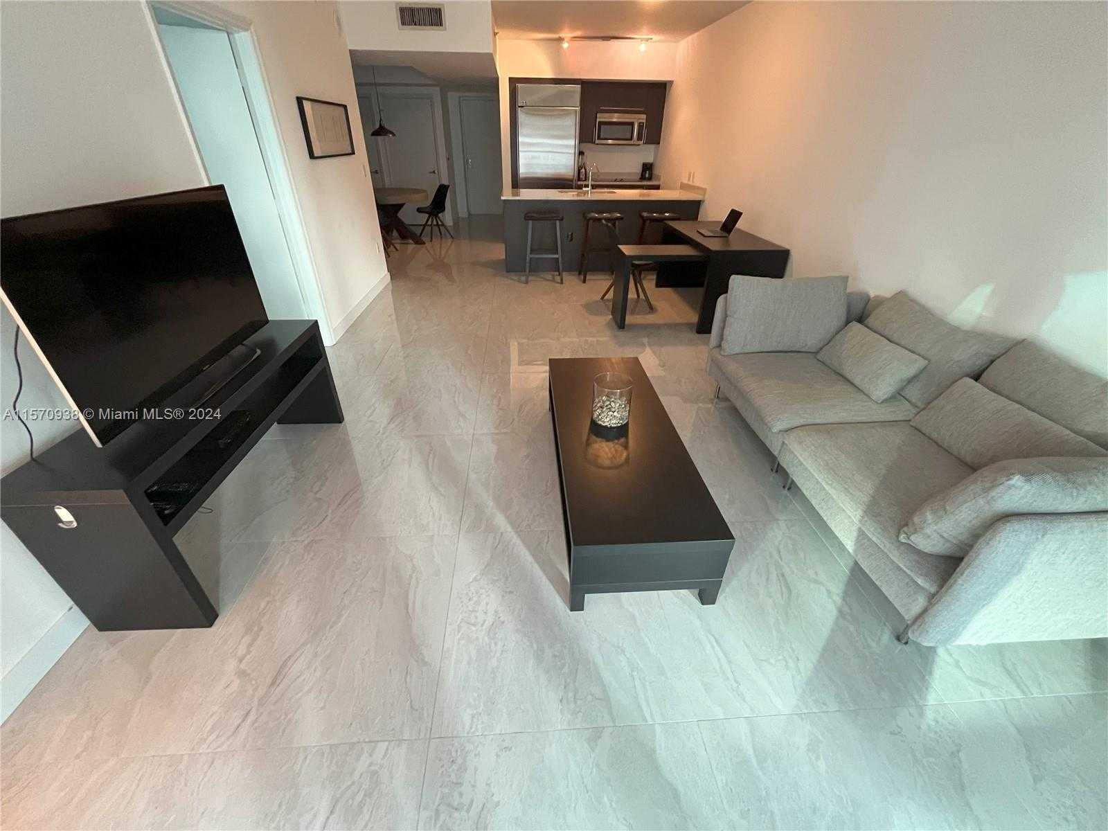 photo 2: 55 SE 6th St Unit 1700, Miami FL 33131