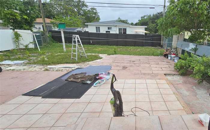 photo 7: 1640 NW 113th Ter, Miami FL 33167