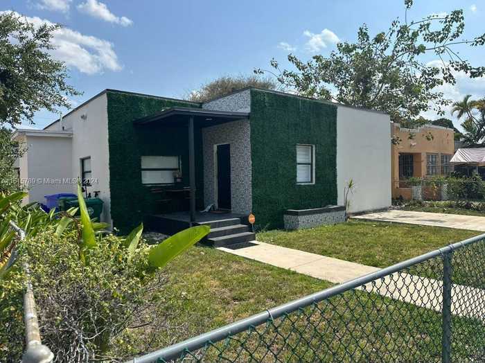 photo 1: 836 NW 47th St, Miami FL 33127