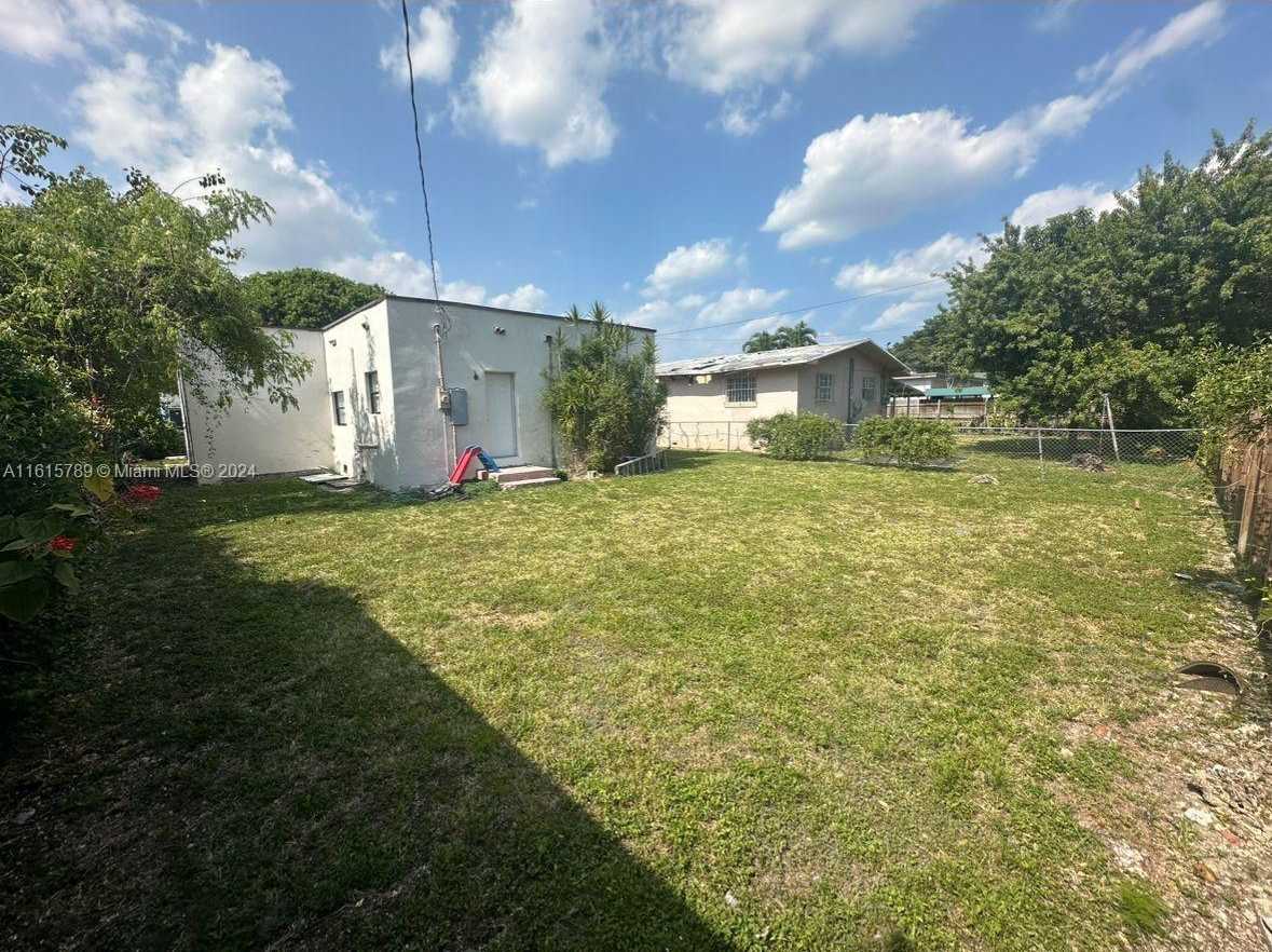 photo 3: 836 NW 47th St, Miami FL 33127