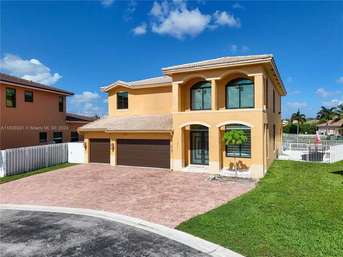 photo 1: 2771 SW 137th Ter, Miramar FL 33027