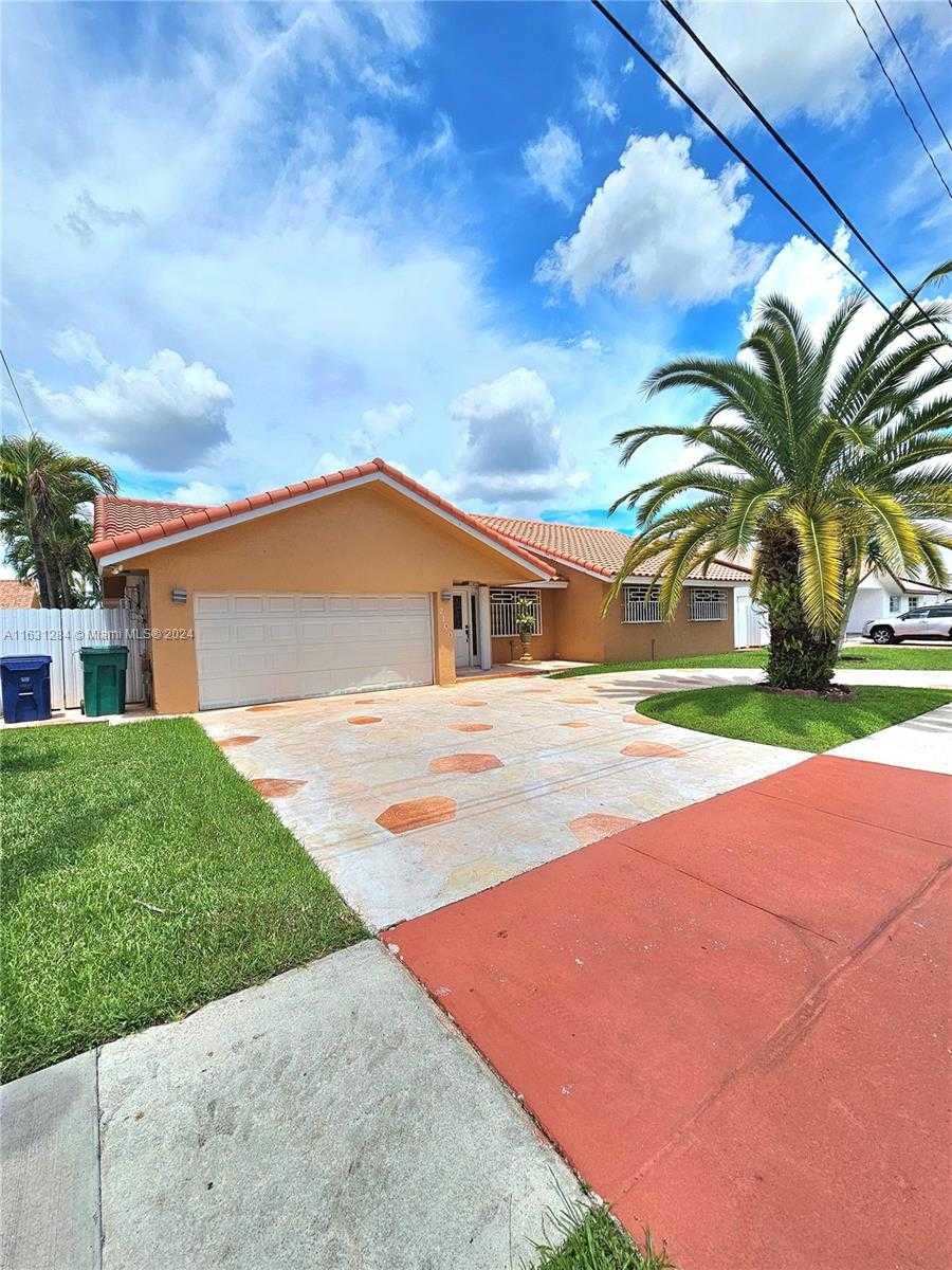 photo 3: 2100 SW 139th Ave, Miami FL 33175