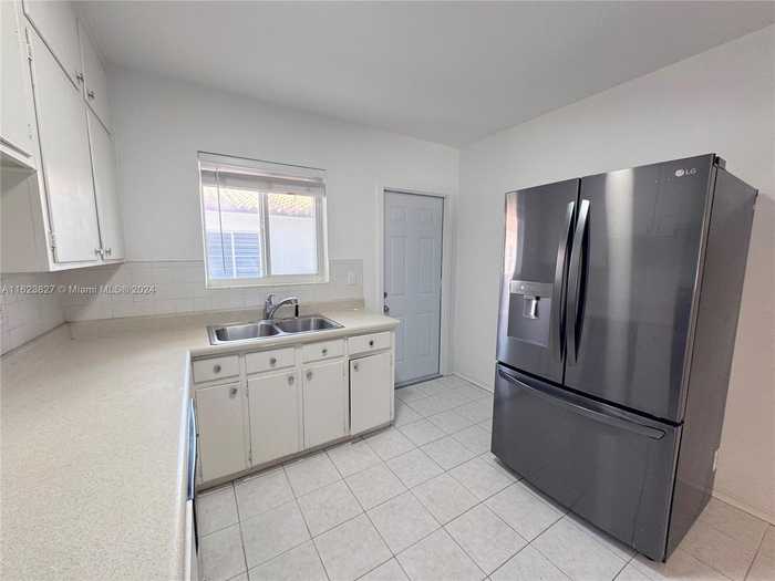 photo 23: 4 NE 47th St, Miami FL 33137