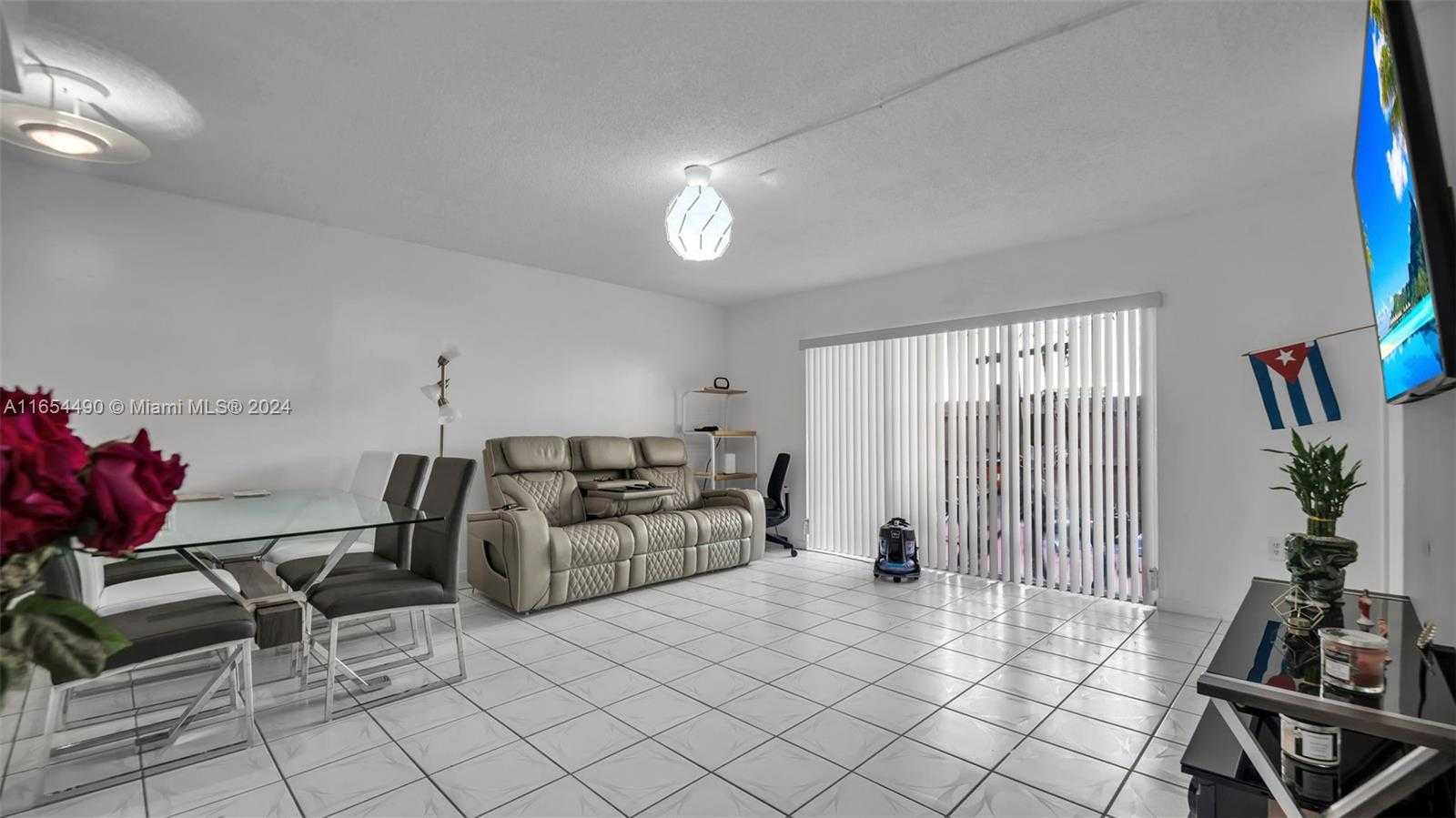 photo 2: 15480 SW 82nd Ln Unit 218, Miami FL 33193