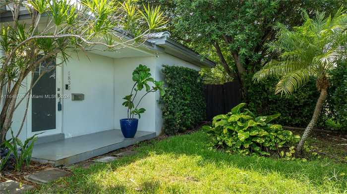 photo 1: 6835 Rue Granville, Miami Beach FL 33141