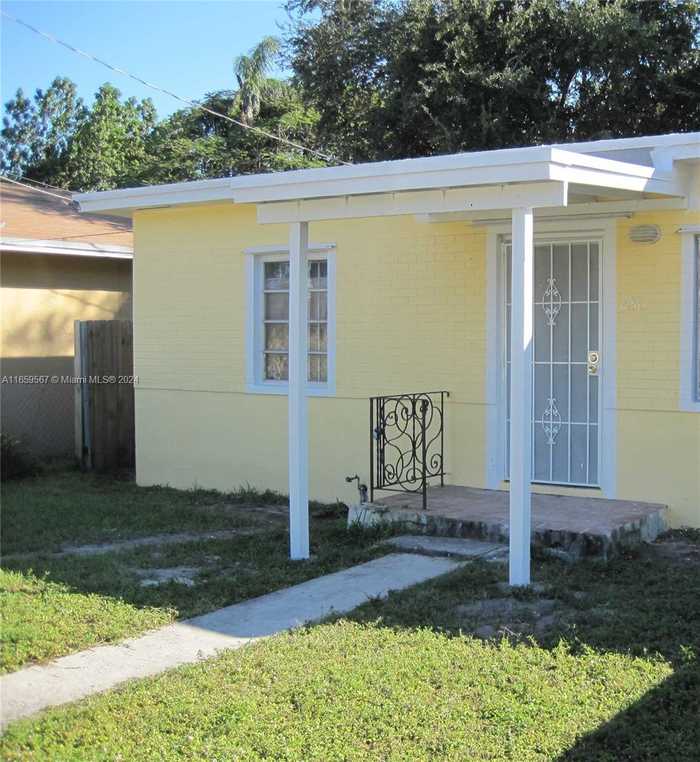 photo 1: 280 NW 51st St, Miami FL 33127