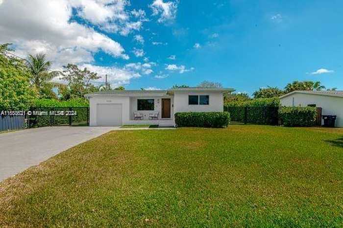 photo 2: 5231 SW 65th Ave, South Miami FL 33155