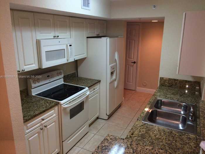 photo 2: 20950 SW 87th Ave Unit 205, Cutler Bay FL 33189