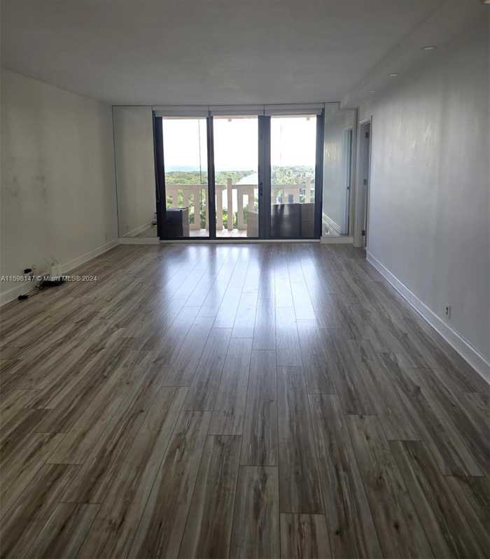 photo 2: 1121 Crandon Blvd Unit D604, Key Biscayne FL 33149