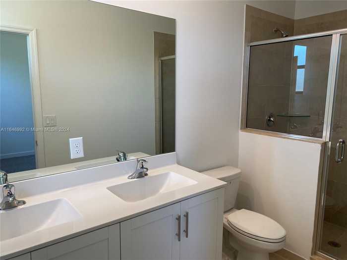 photo 2: 383 NE 208 Terrace, North Miami Beach FL 33179