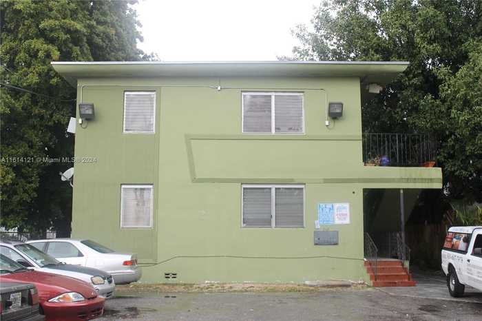 photo 2: 1565 SW 6th St, Miami FL 33135