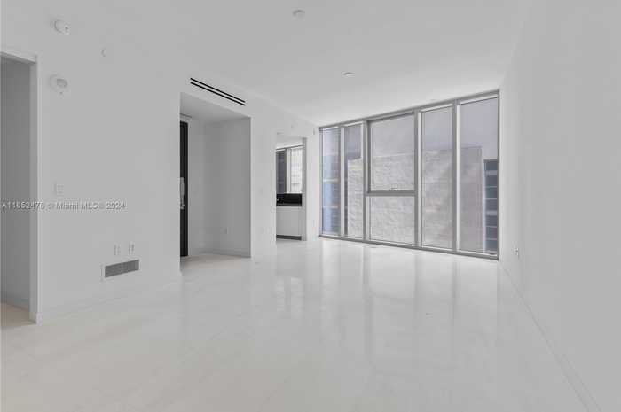 photo 2: 300 Biscayne Blvd Way Unit 0605, Miami FL 33131