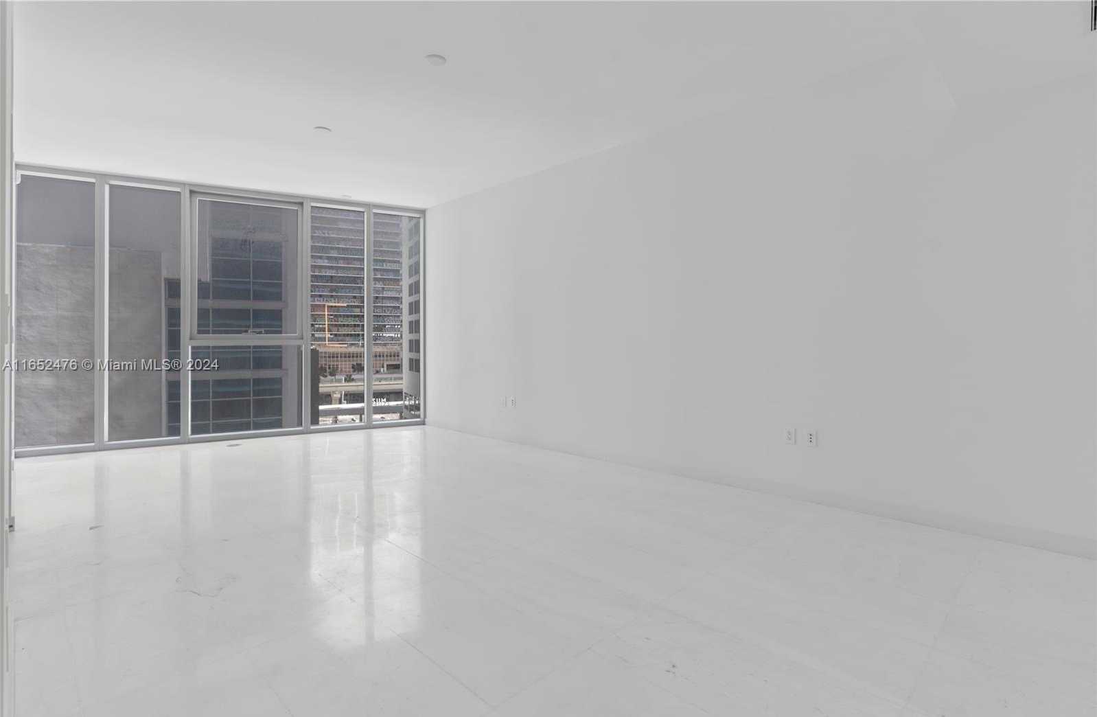 photo 3: 300 Biscayne Blvd Way Unit 0605, Miami FL 33131