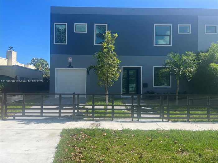 photo 2: 2340-2342 SW 13th St, Miami FL 33145