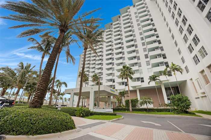 photo 2: 2899 Collins Ave Unit PH A, Miami Beach FL 33140