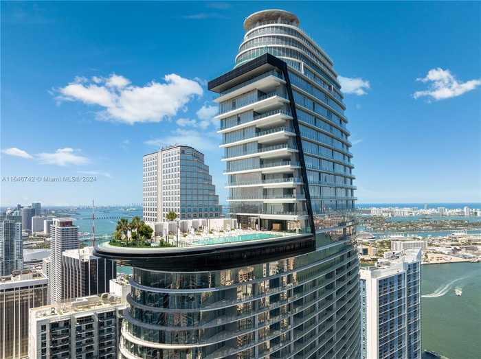 photo 1: 300 Biscayne Blvd Way Unit 4101, Miami FL 33131