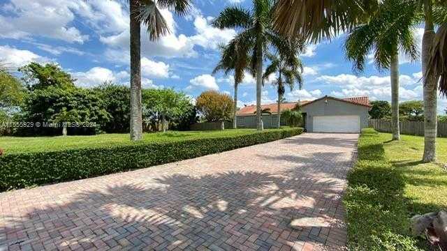 photo 1: 21080 SW 242nd St, Homestead FL 33031