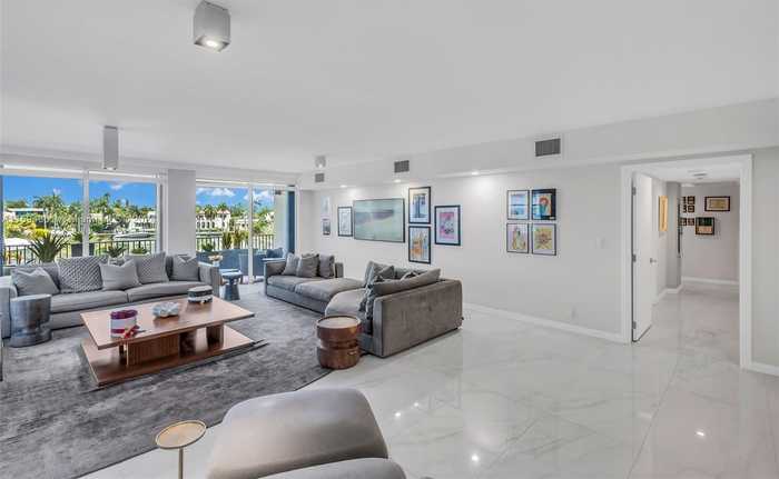 photo 1: 5660 Collins Ave Unit 2A, Miami Beach FL 33140