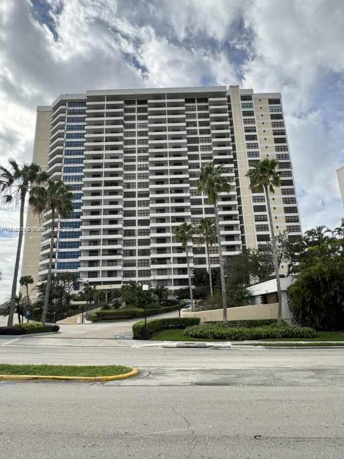 photo 20: 2500 Parkview Dr Unit 618, Hallandale Beach FL 33009