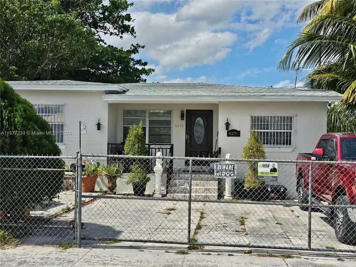 photo 1: 4295 NW 168th Ter, Miami Gardens FL 33055