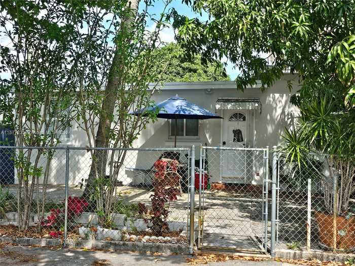 photo 3: 4295 NW 168th Ter, Miami Gardens FL 33055