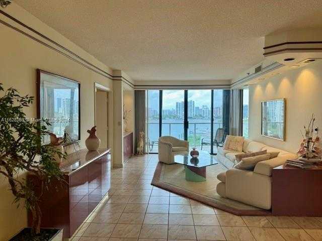 photo 2: 4000 Island Blvd Unit 905, Aventura FL 33160