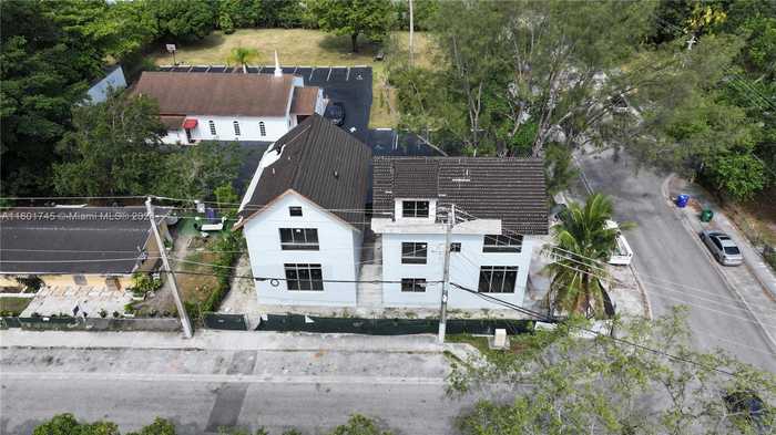 photo 2: 3604 Day Ave Unit A, Miami FL 33133