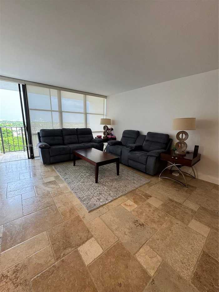 photo 2: Unit 929, Hallandale Beach FL 33009