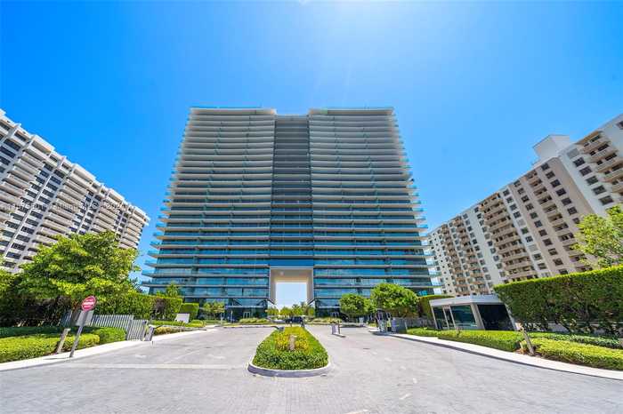 photo 2: 10201 Collins Ave Unit 611, Bal Harbour FL 33154