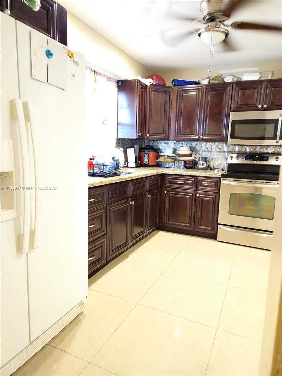 photo 3: 7124 Woodmont Ave Unit 7124, Tamarac FL 33321