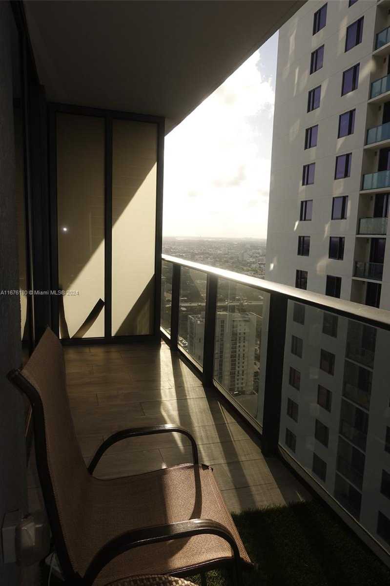 photo 1: 55 SW 9th St Unit 3810, Miami FL 33130