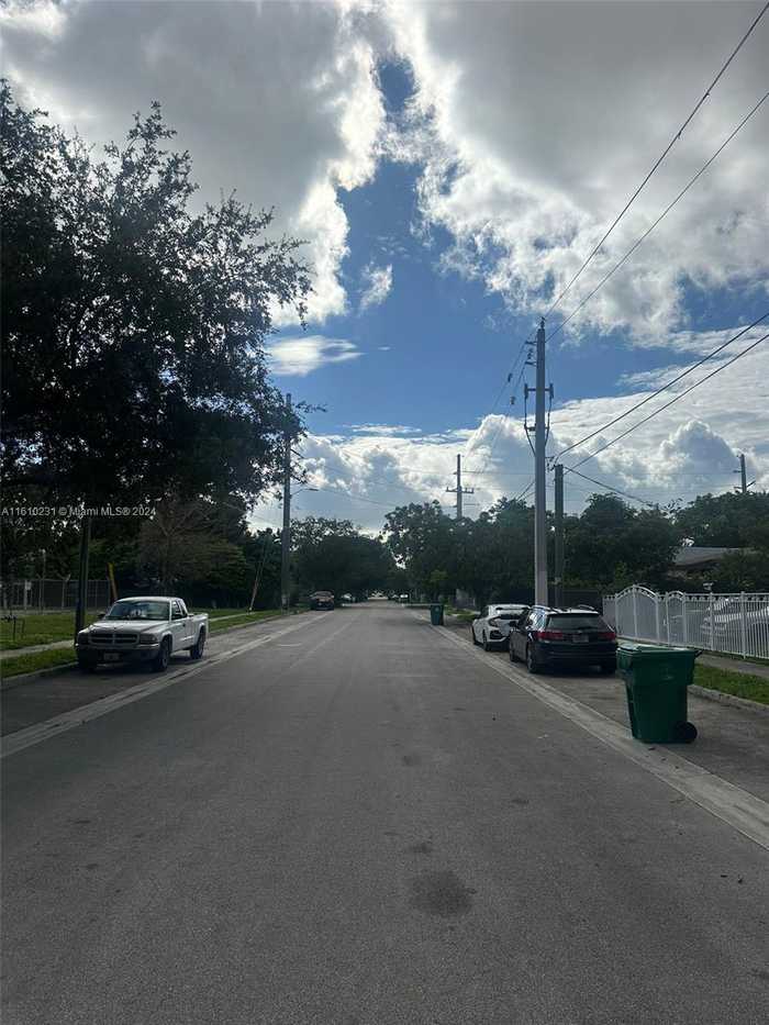 photo 3: 344 NW 41st St, Miami FL 33127