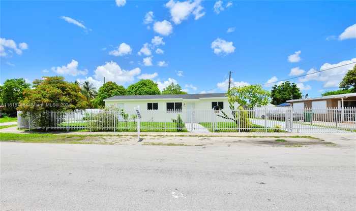 photo 29: 18740 NW 44th Ave, Miami Gardens FL 33055