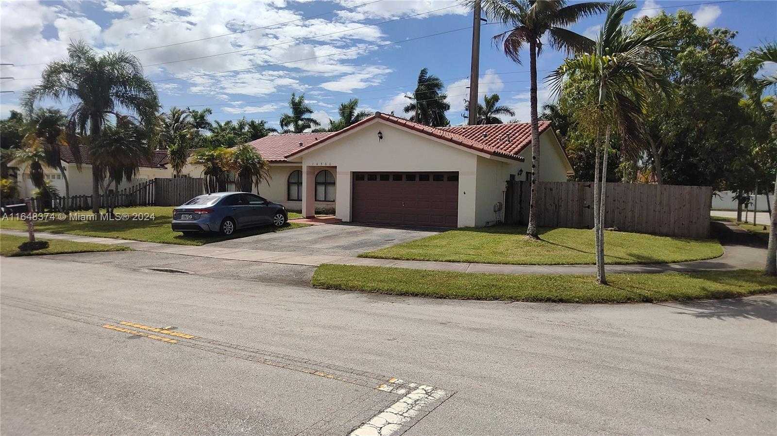 photo 2: 14560 SW 151st Ter, Miami FL 33186