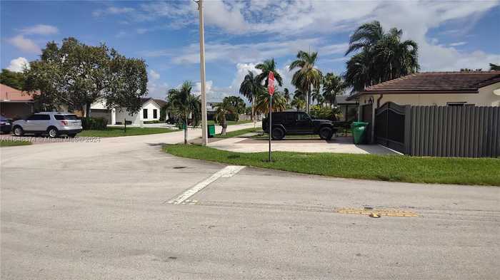 photo 30: 14560 SW 151st Ter, Miami FL 33186